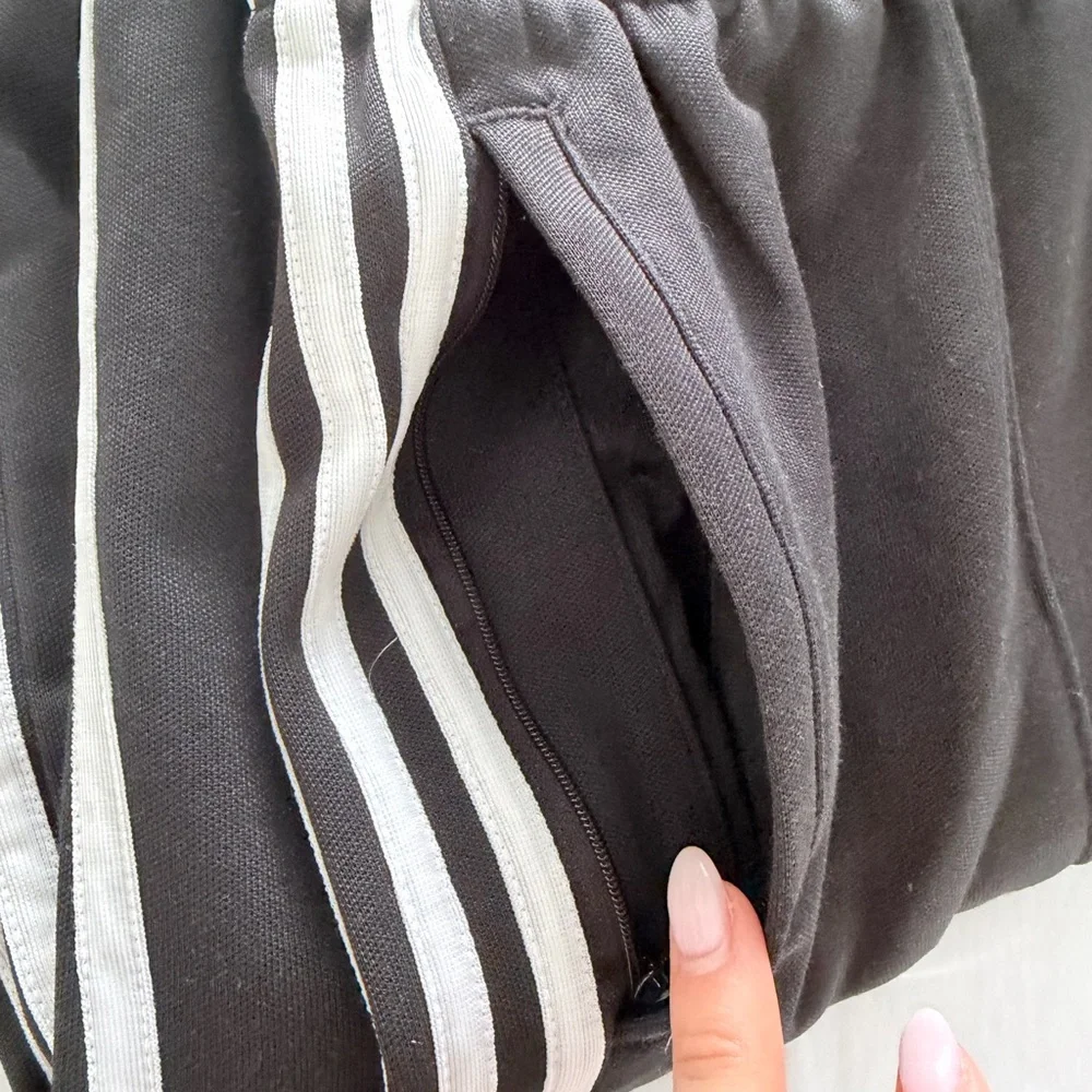 Adidas Black loose track pant Joggers with White Side Stripes - Picture 5 of 6
